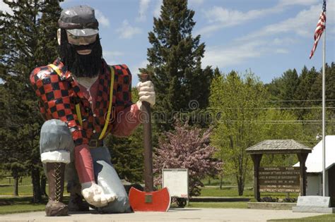  Paul Bunyan: Der Gigant aus den Wäldern! Eine Erzählung über Amerika und seine Mythen